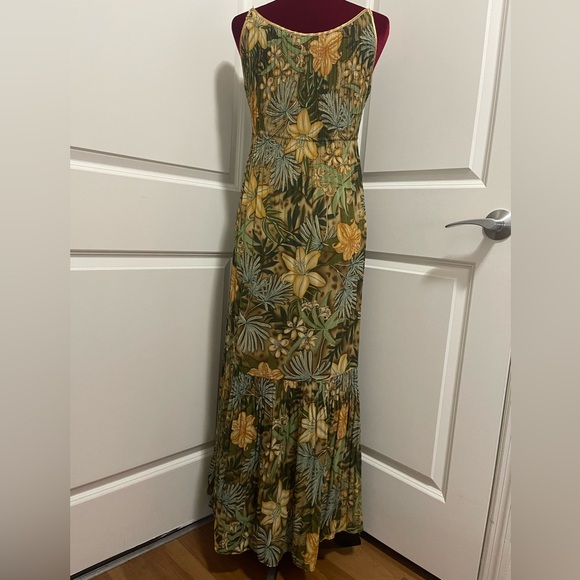 Robbie Bee Tropical Print Pleated Fully Lined Maxi Dress EUC Size 16 - Picture 3 of 11